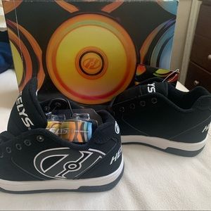 Kids black/white Heelys - size youth 1
